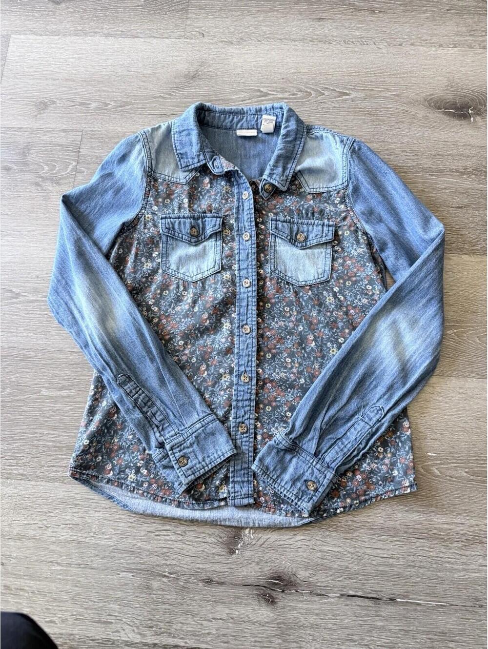 Women's Mudd Denim Button Down Shirt With Floral Print Size Xs